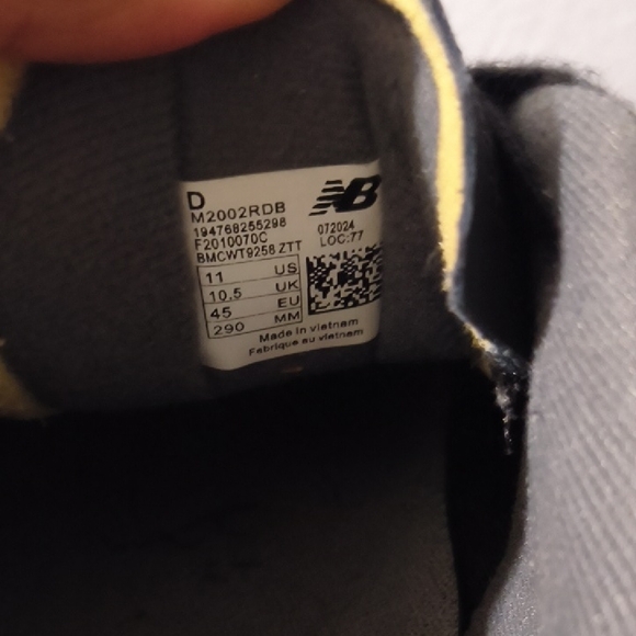 New Balance Men's Black and Gray Sneakers - Picture 4 of 6